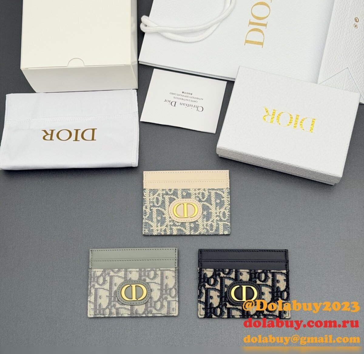dior 30 Montaigne Freesia cardholder S2152