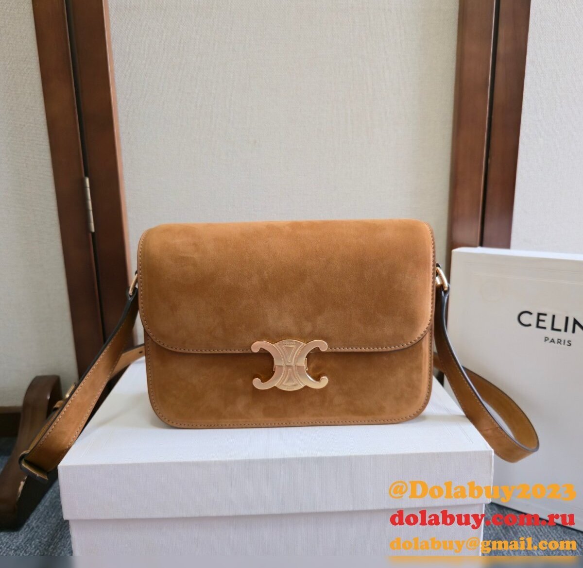 CLASSIQUE TRIOMPHE BAG Suede